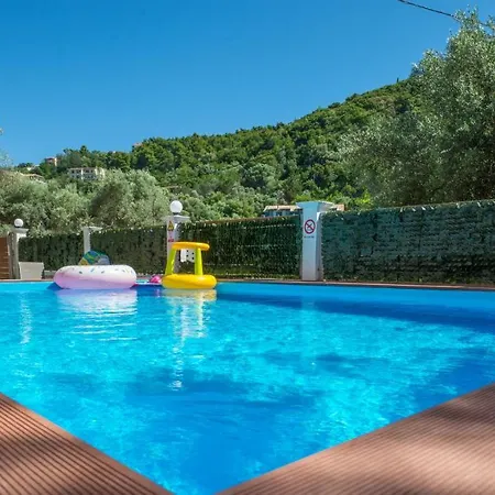 Evalena Home Frinion Exterior photo
